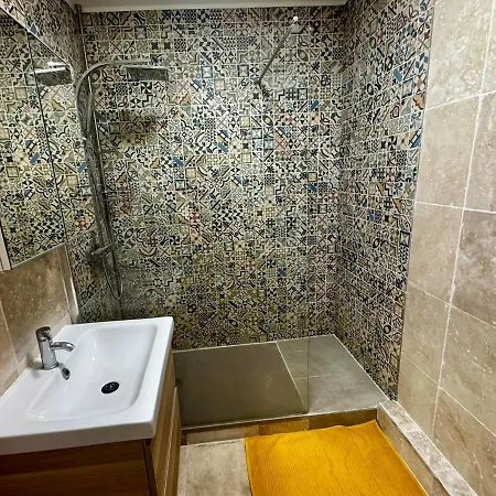 8 Personnes, 4 Lits Creteil, Metro 20 Min De Paris